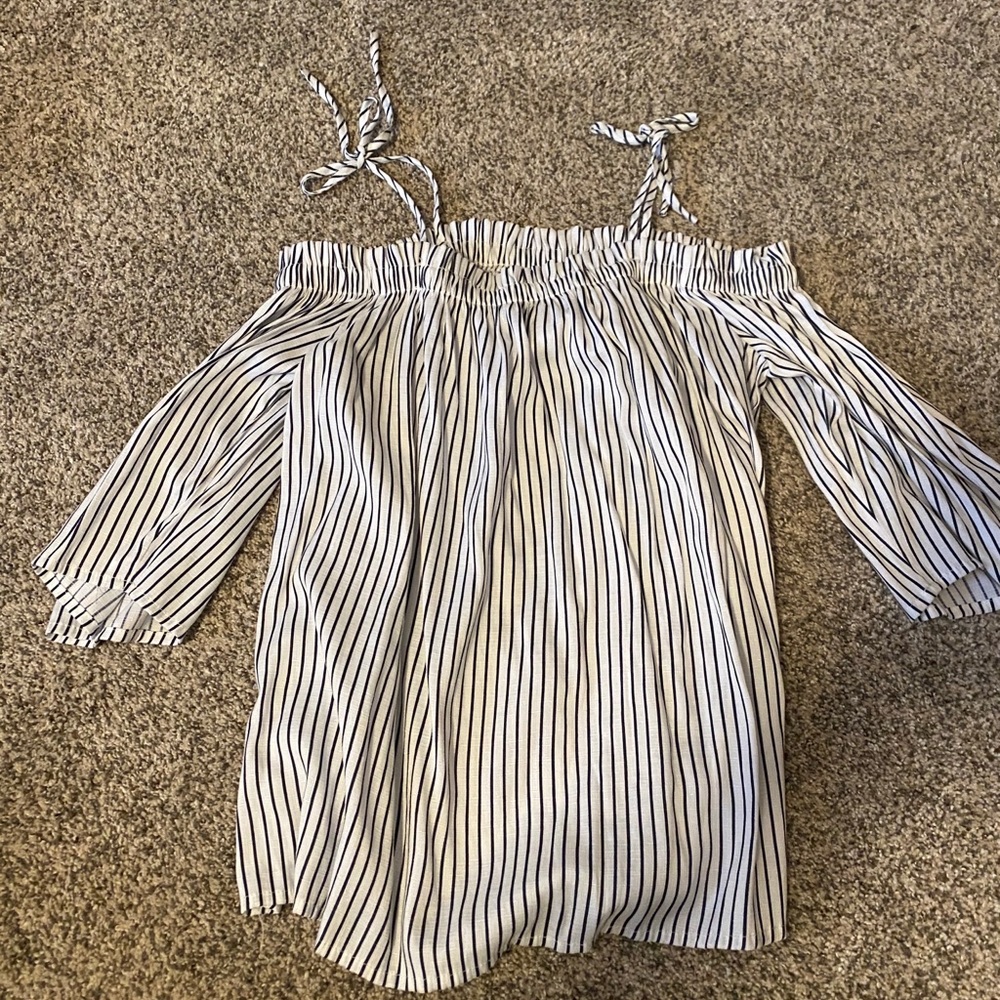 Off shoulder stripped shirt